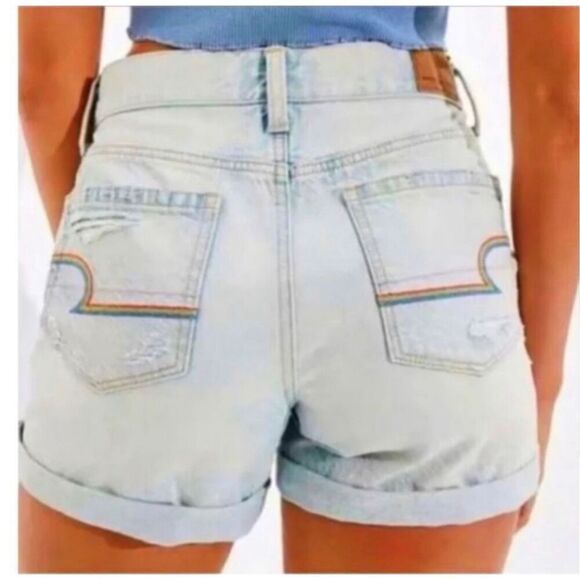 AMERICAN EAGLE RAINBOW STRIPED CUFFED MOM SHORTS - NWT - Picture 1 of 7